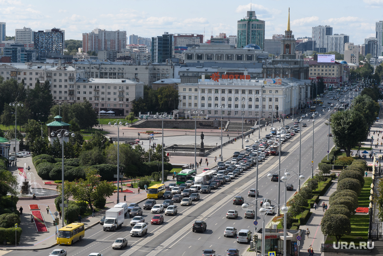 Виды Екатеринбурга, автомобильная пробка, дорожное движение, город екатеринбург, проспект ленина, плотинка, вид сверху