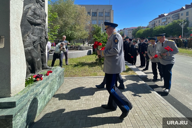 Ветераны погранвойск возложили цветы к мемориалу «Всех поколений»