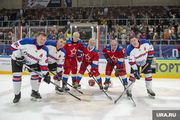 Губернатор Прикамья сразился на льду со звездами НХЛ и VIP-политиками