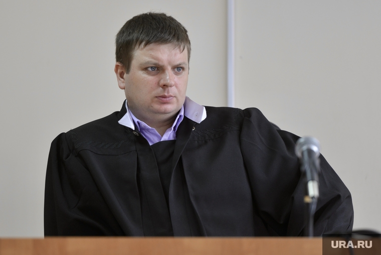Судья Александр Табаков против воли сторон идти не стал