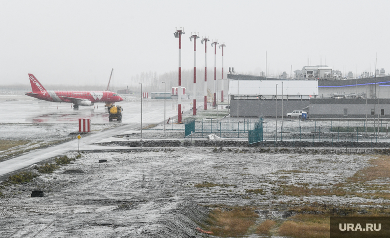 Первый рейс авиасообщения Екатеринбург-Тобольск авиакомпании Red Wings. Екатеринбург, аэропорт remezov, аэропорт ремезов