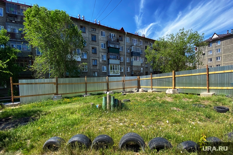 Строительная площадка застройщика Александра Бабочкина. Курган, улица кирова-коли мяготина, строительная площадка, кирова 98, застройщик бабочкин