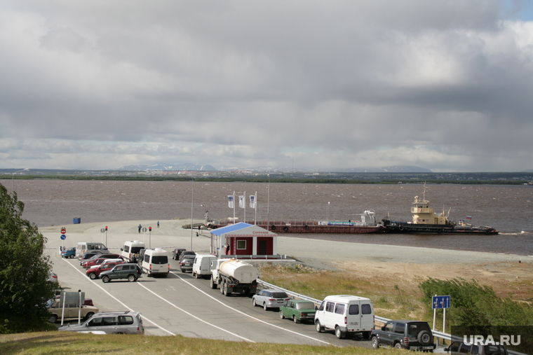 Клипарт. ЯНАО, паромная переправа, закрыта