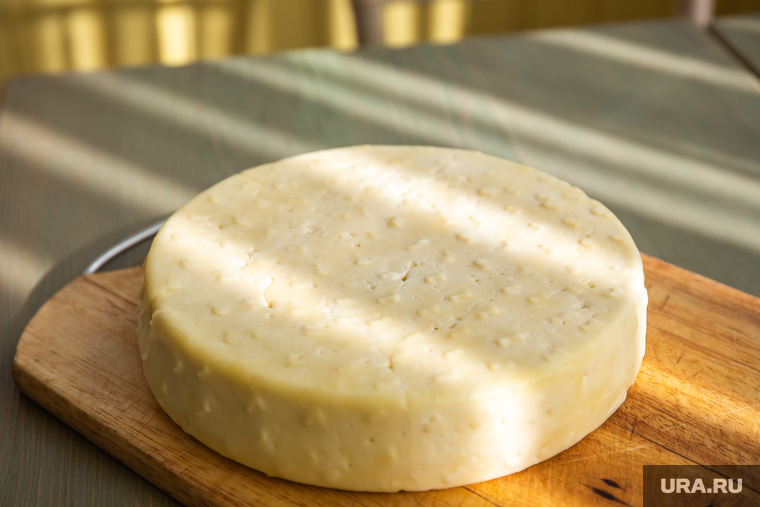 Фермерские продукты в ресторане загородного клуба "Белая лошадь". Екатеринбург, сыр