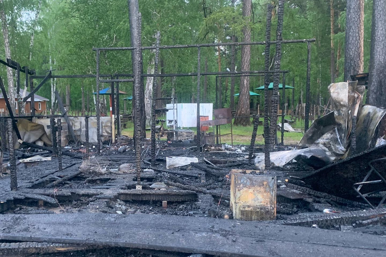 Пожар произошел возле озера Балтым в Екатеринбурге