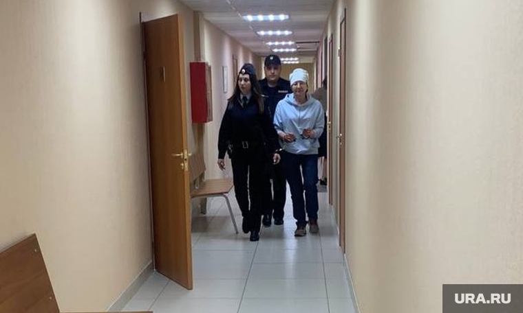 Елену Селищеву доставили в суд из ИВС, где она находилась с 13 июня