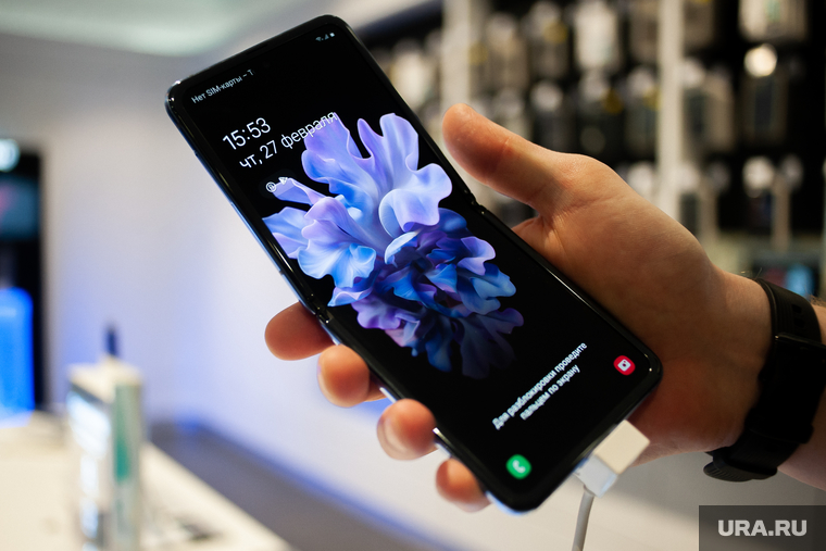Новый Samsung Galaxy Z Flip. Екатеринбург, телефон, смартфон, раскладушка, samsung, складной телефон, samsung galaxy z flip