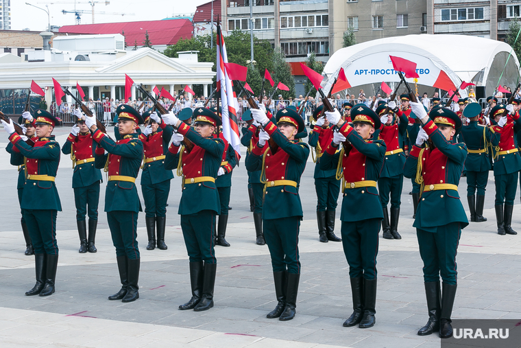 65 лет ТВВИКУ. Тюмень, военные