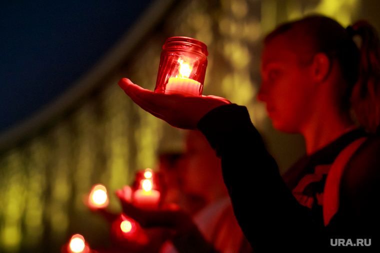 Акция "Помни" в день скорби и печали 22 июня на Поклонной горе. Москва, акция памяти, свеча памяти, свеча скорби, память