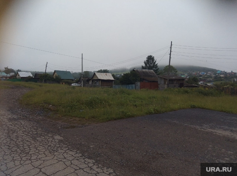 Жители ждали площадку к 1 июля, но подрядчик не торопится