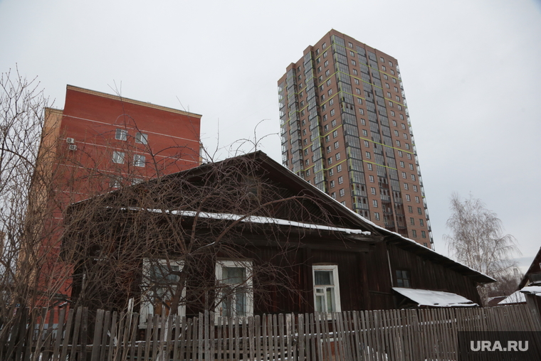 Городские зарисовки. Пермь, старый дом, квартира, новое жилье, ипотека, частный дом, новый дом, ветхое жилье, новостройки, ветхий дом, высотный дом