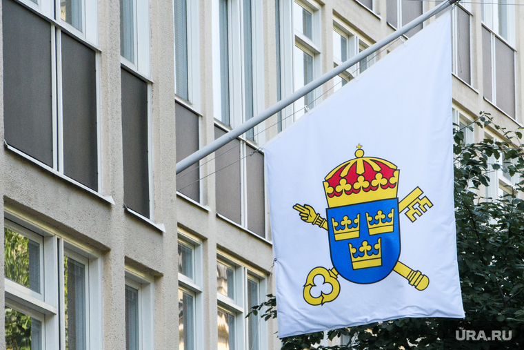 Виды Стокгольма. Швеция.ЛГБТ, флаг, герб швеции