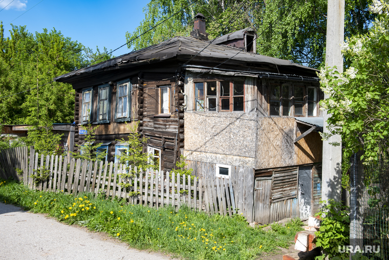 Виды города. Пермь, ветхий дом, улица разгуляйная