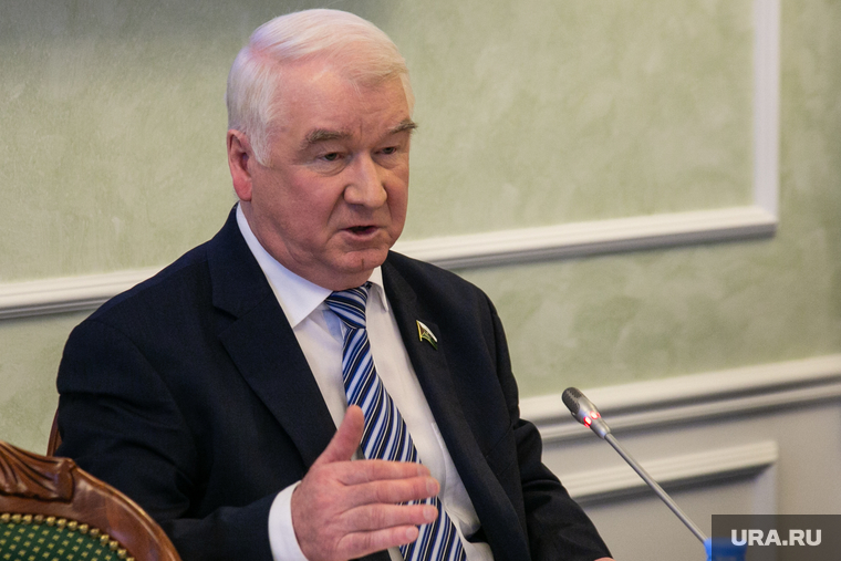 Пресс-конференция председателя Тюменской областной думы Сергея Корепанова. Тюмень, корепанов сергей
