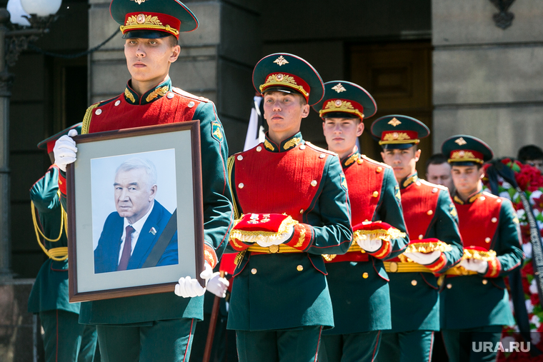 Церемония прощания с Сергеем Корепановым прошла в Тюменской филармонии