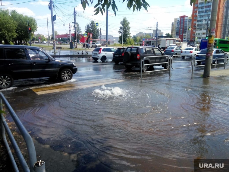 Затопление улицы, Челябинск, вода, потоп