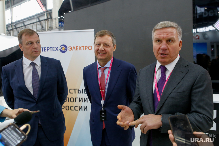 Алексей Бобров (на снимке справа) рассказал, что место для экокластера пока не выбрано