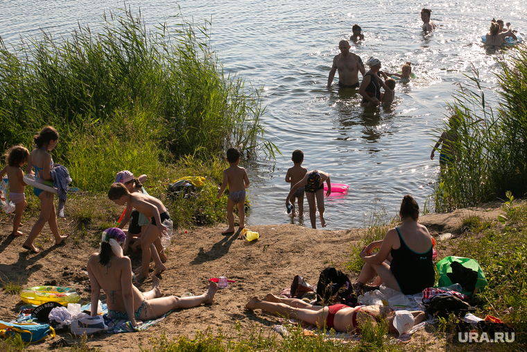В 30-градусную жару многие тюменцы рванули к водоемам