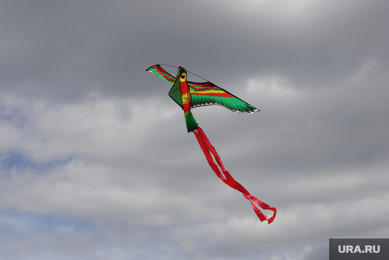 Съёмки сольного клипа Марата Чанышева, солиста группы «ПМ» на аэродроме «Грань». Нижний Тагил, воздушный змей
