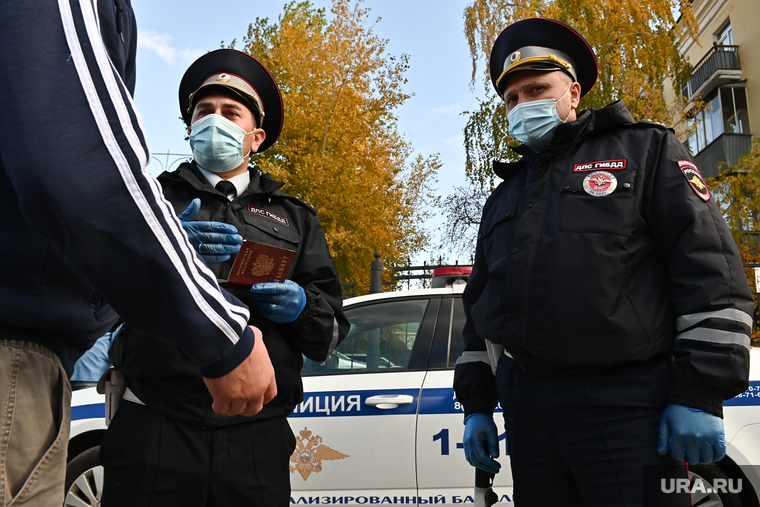 Совместный рейд полиции и транспортной инспекции по соблюдению масочного режима. Екатеринбург