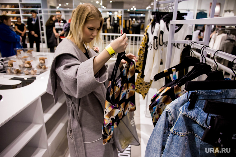 Начало продаж коллекции Moschino в H&M в Гринвиче. Екатеринбург, шопинг, магазин одежды, hm