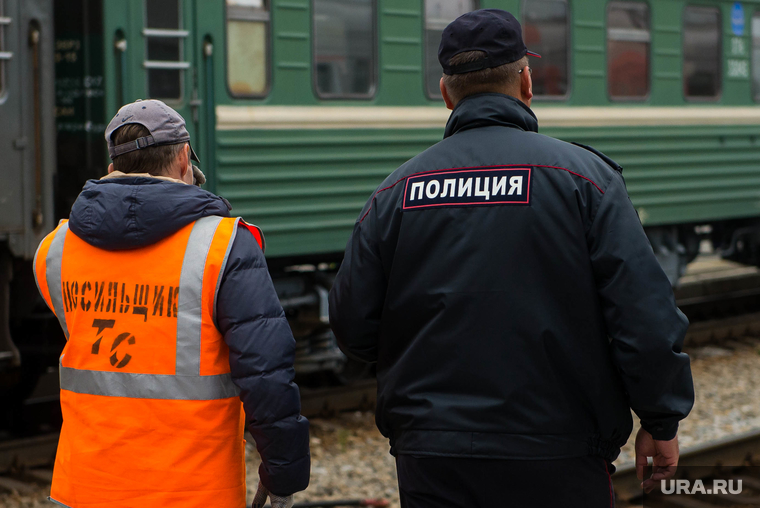Беженцы с Украины на ЖД вокзале. Екатеринбург, поезда, полиция, жд вокзал