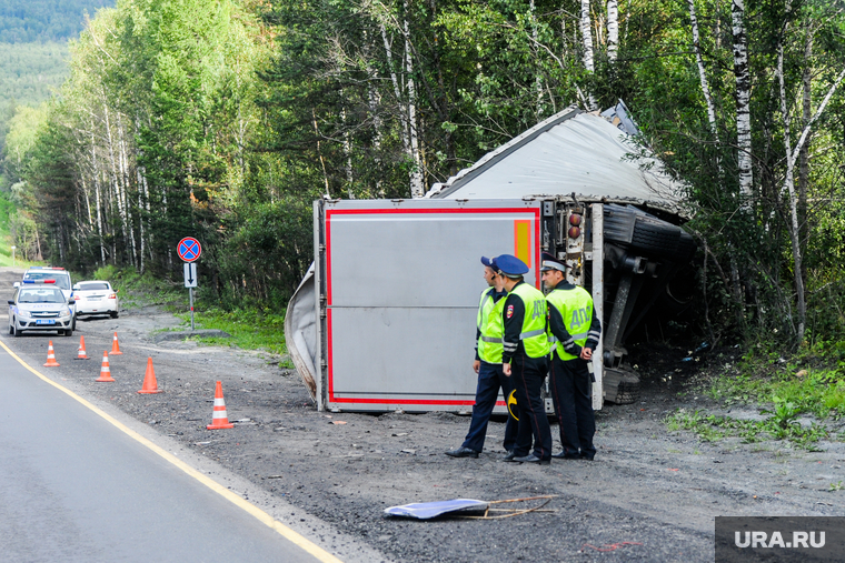 Автодорога М5. Челябинск, фура, м5, дтп, происшествие, полиция, авария, автотранспорт, трасса м5, дпс, дорога