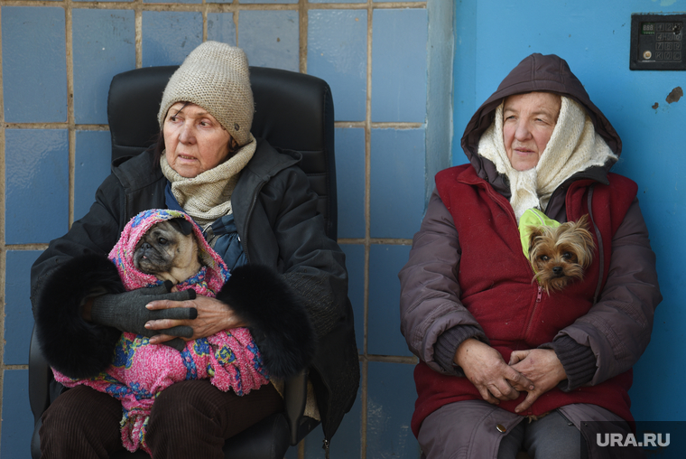 Ситуация в осажденном Мариуполе. Украина, старушки, бабушки, украина, мариуполь