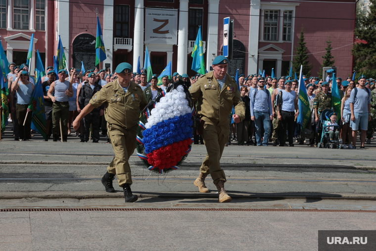 У мемориала Уральскому добровольческому танковому корпусу состоялось возложение цветов