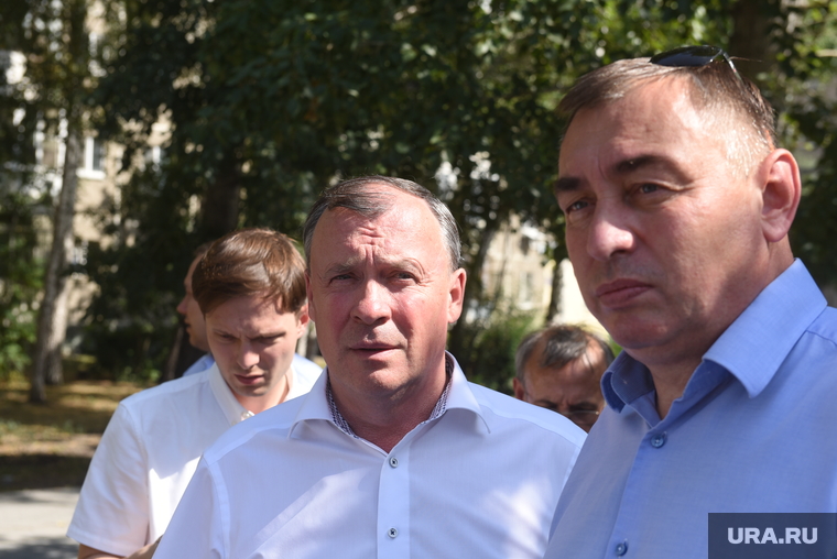 Орлов в сквере на Пехотинцев. Екатеринбург , орлов алексей, першин виталий