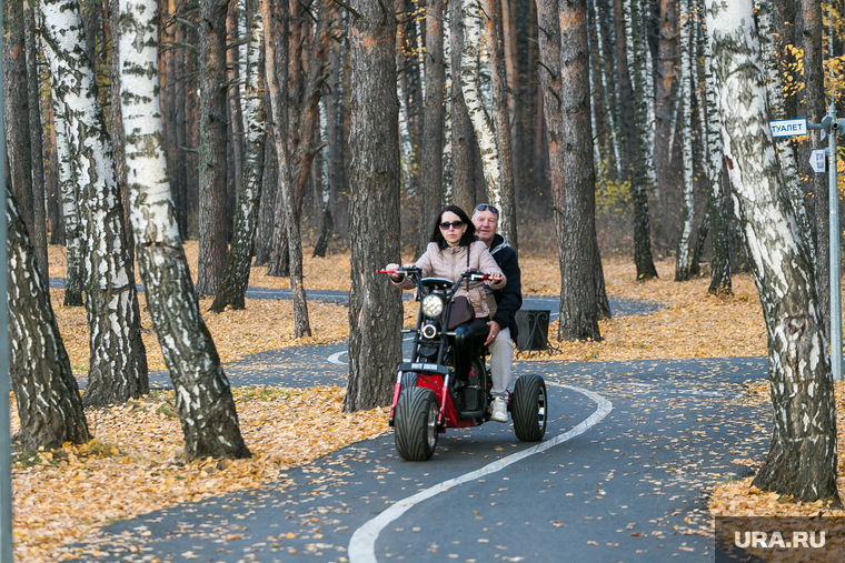 Гилевская роща. Тюмень, прогулка, парк, осень, электросамокат, прогулка в парке, гилевская роща