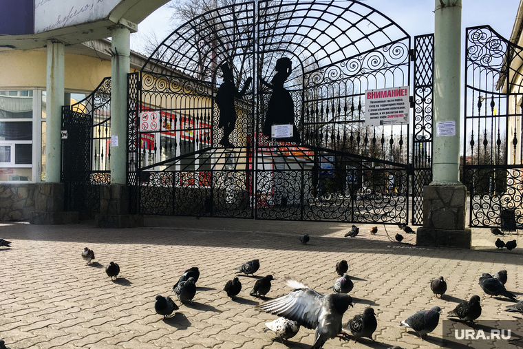 Пустой город. Обстановка с карантином в Челябинске. Челябинск, горсад, парк пушкина