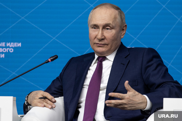Владимир Путин на пленарном заседании форума АСИ. Москва