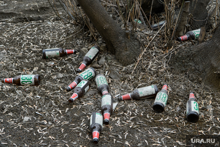 Виды Екатеринбурга, мусор, стеклотара, пустые бутылки, стекло, бутылка от пива