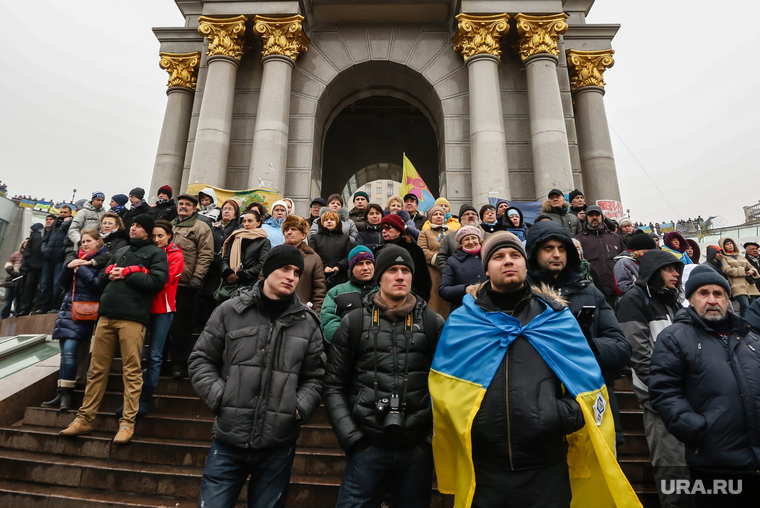 События на Майдане. Киев, флаг украины, майдан, киев, украина, площадь независимости, народное вече, проесты