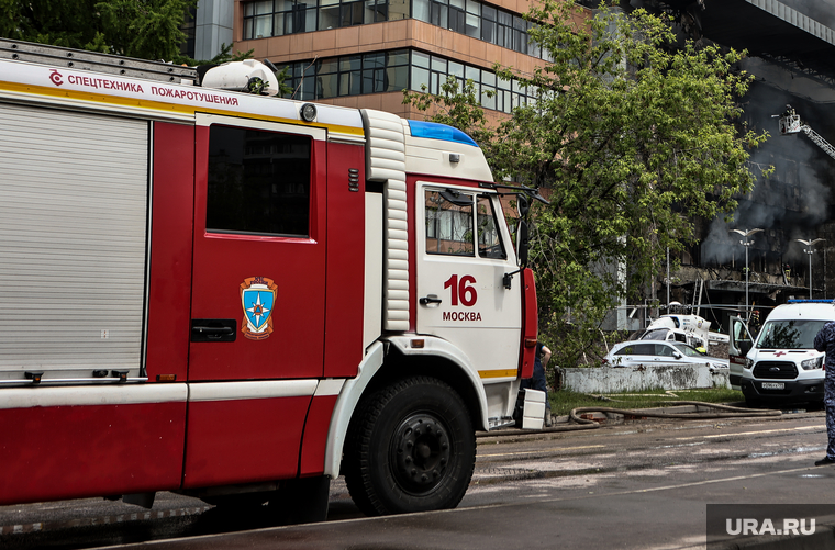 Пожар в БЦ Гранд Сетунь Плаза на улице Горбунова. Москва, мчс, пожар, тушение, огонь, сетунь, улица горбунова, гранд сетунь плаза