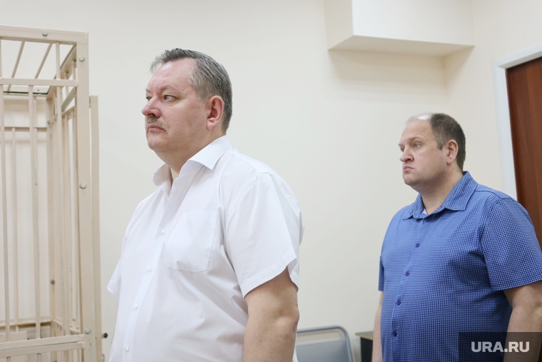 Экс-замглавы УМВД Курганской области Андрей Шамин и бывший начальник межмуниципального отдела УМВД «Шадринский» Дмитрий Кокотеев на оглашении приговора в Шадринском районном суде