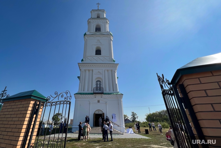 Храм в селе Батурино Курганской области, в 2017 году его посетил патриарх Кирилл