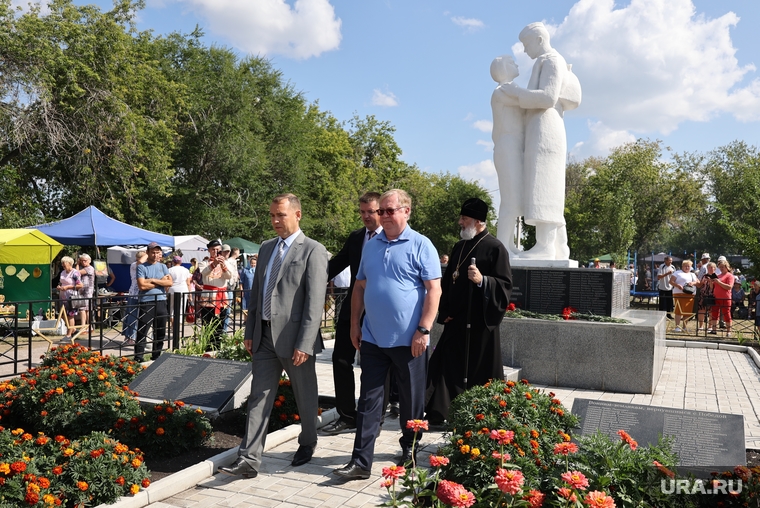 Сергей Степашин посетил православный фестиваль в Батурино Курганской области, где восстановили храм
