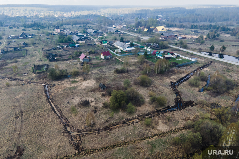 Тушение торфяного пожара возле поселка Безречный. Свердловская область, Березовский, поселок безречный