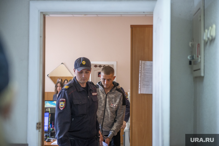 Конвоирование Андрея Сереброва. Свердловский суд. Пермь, конвоирование осужденного, серебров андрей