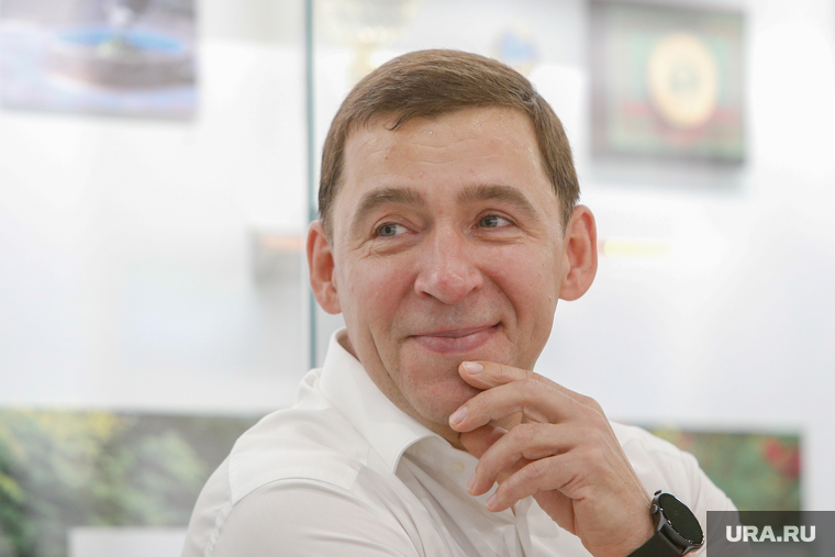 Встреча губернатора Свердловской области Евгения Куйвашева с молодыми промышленниками на территории предприятия ЕВРАЗ в Нижнем Тагиле. Свердловская область , куйвашев евгений