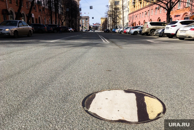 Пустой город. Обстановка с карантином в Челябинске. Челябинск, люк, колодец, пустая улица