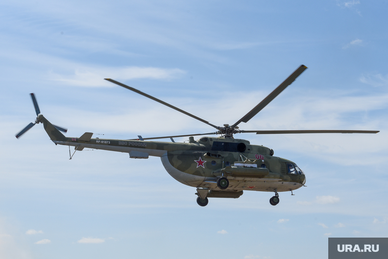 Угнал ми8 вертолет. Вертолёт ми-8 ХМАО. Военный вертолет. Военные вертолеты России. Современный боевой вертолет ми.