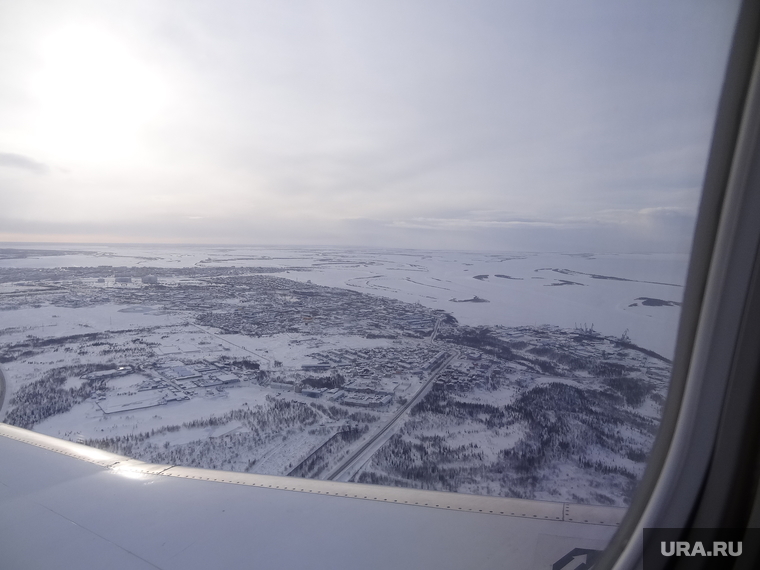 Комиссия ЦИК в Сабетте. Сабетта, вид из самолета, арктика, иллюминатор, ямал, вид сверху