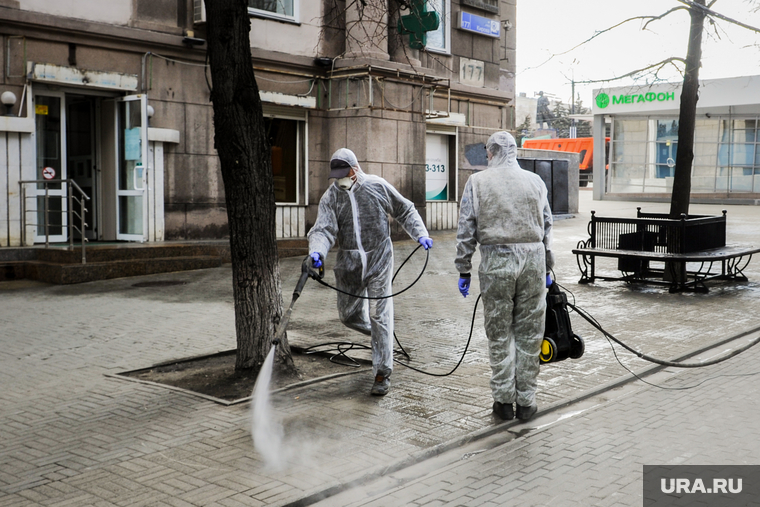 Пустой город. Дезинфекция челябинских улиц, обстановка в четвертый день карантина. Челябинск, пешеходная улица, кировка