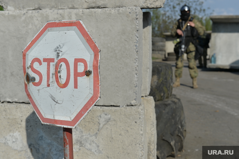 Последствия АТО и украинские блокпосты в Краматорске. Украина, досмотр, военные, стоп, блокпост, украинские войска