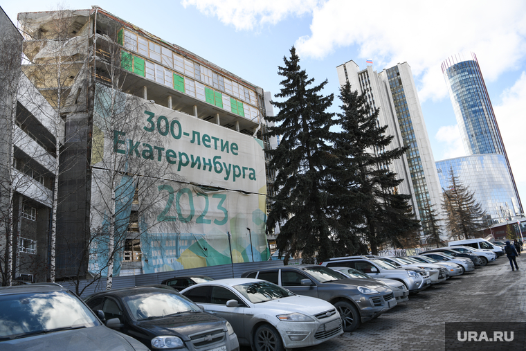 Гимназия №215. Екатеринбург, долгострой, недострой, юбилей екатеринбурга, трехсотлетие екатеринбурга, улица антона валека5