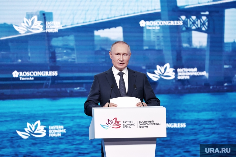 Пленарная сессия на ВЭФ 2022. Владивосток, путин владимир, вэф 2022