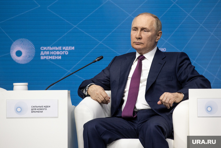 Владимир Путин на пленарном заседании форума АСИ. Москва